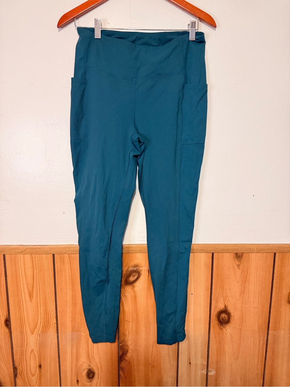 Mondetta Dark Teal Performance Leggings with White Print